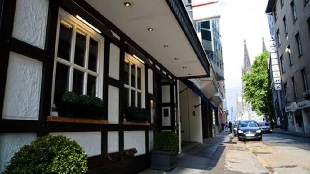 Dom Hotel Am Roemerbrunnen Cologne Luaran gambar